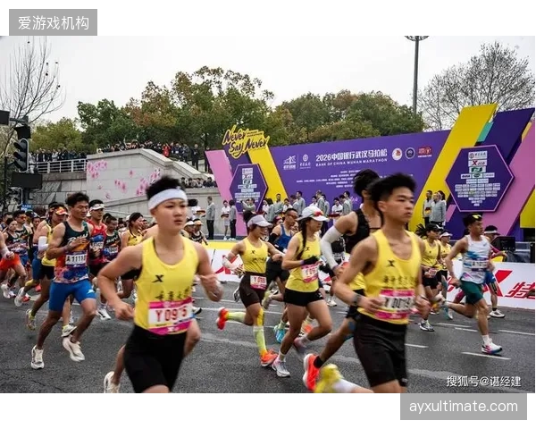 2026年武汉马拉松产生的经济效益达10.15亿元，其中外地跑者成为主要的消费贡献者